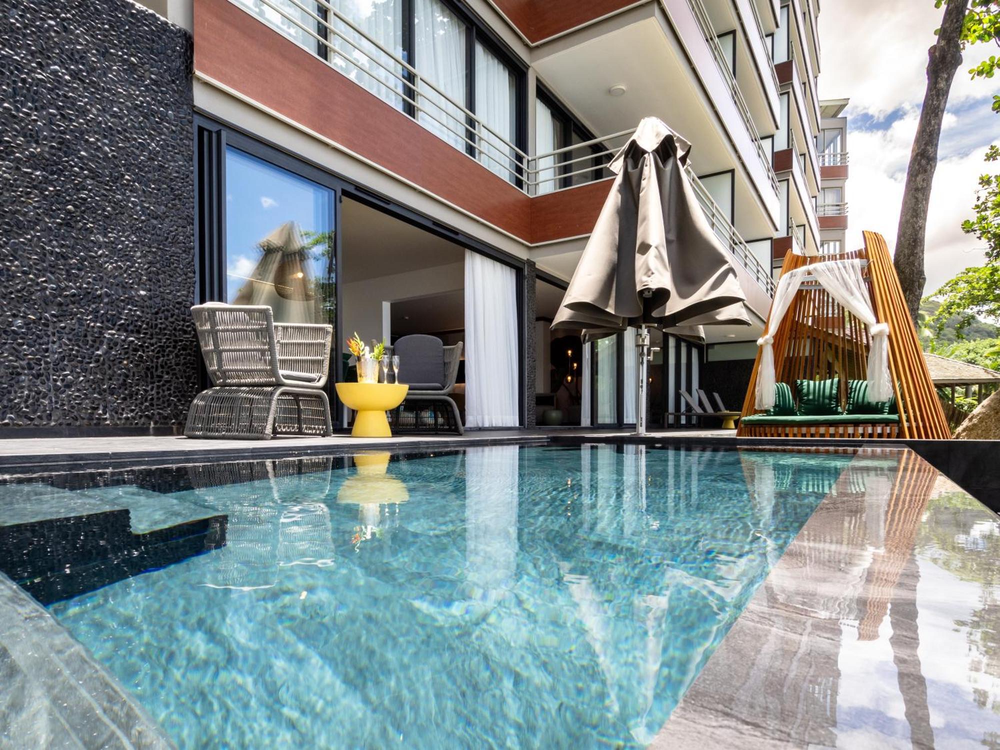 Ocean Front Royal 2 Bedroom Suite Private pool Kitchen