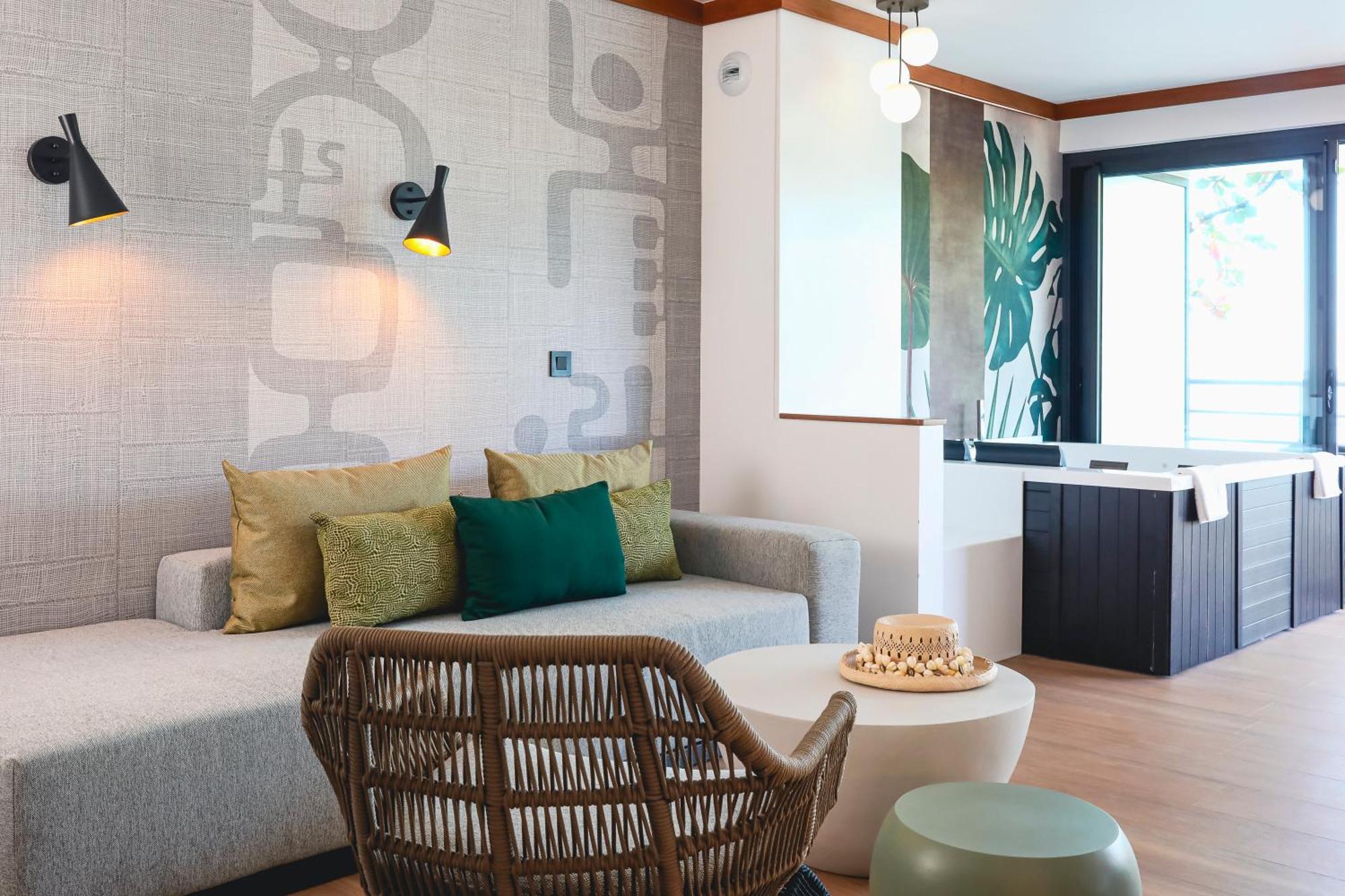 Ocean Front Signature Suite Hot Tub