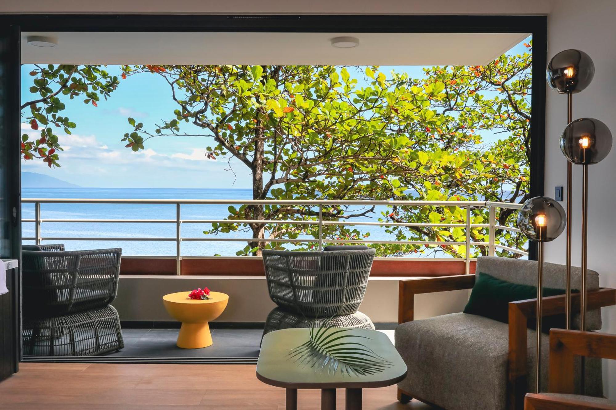 Ocean Front 2 Bedroom Signature Suite Kitchen