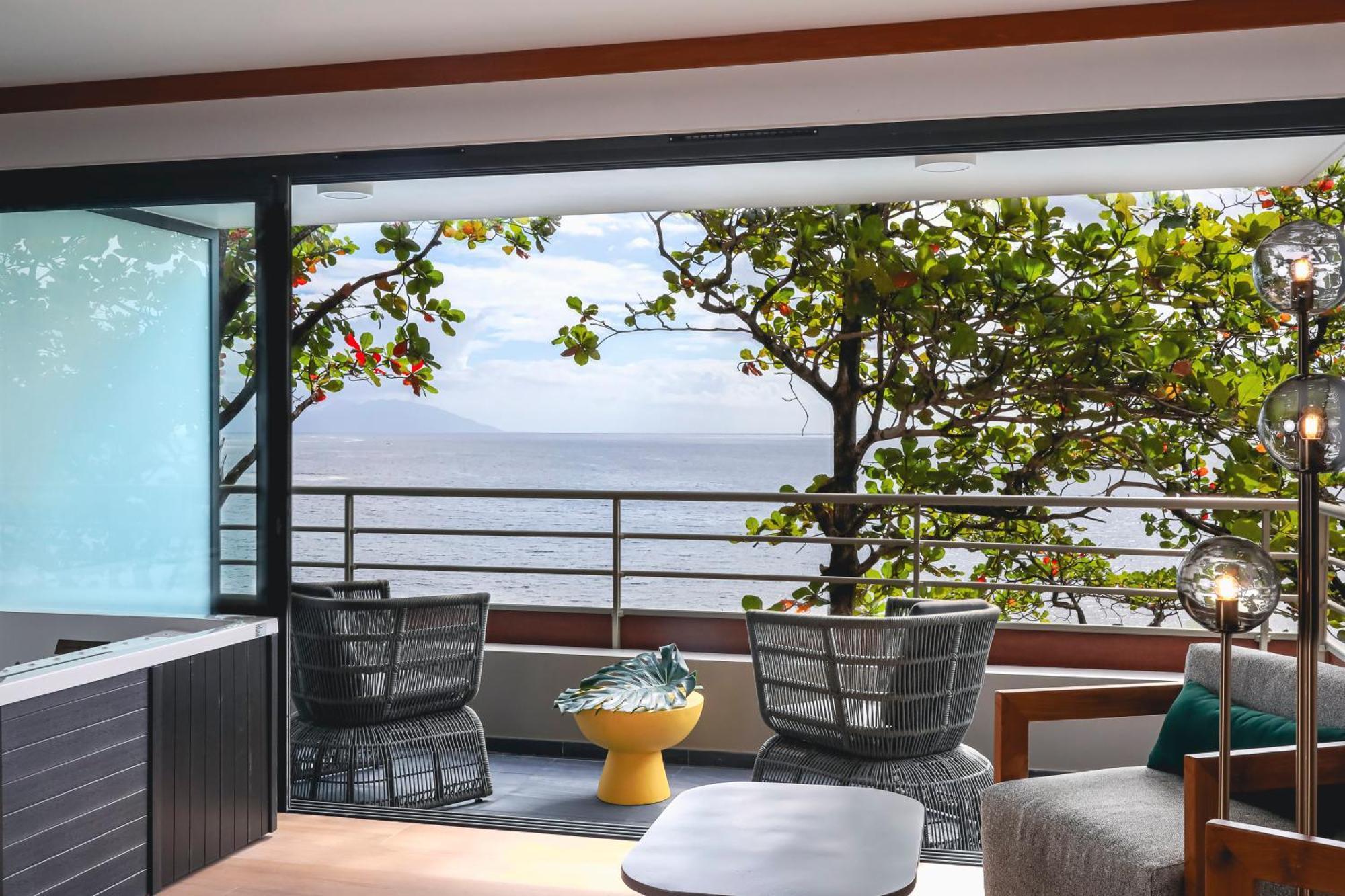 Ocean Front Signature Room Hot Tub
